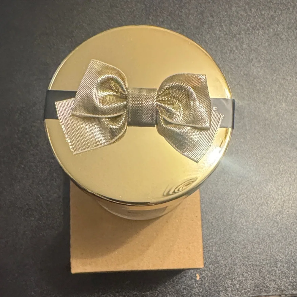 Jo Malone Pine & Eucalyptus Candle - Cream and Silver - Picture 3 of 4
